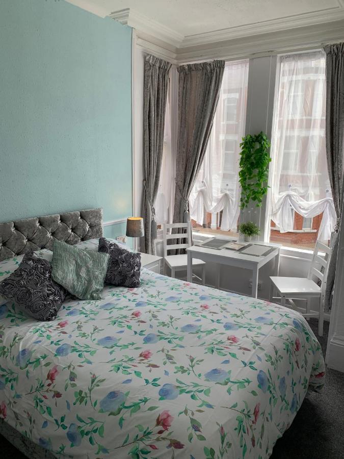 The George Guest House Бринлингтон Экстерьер фото