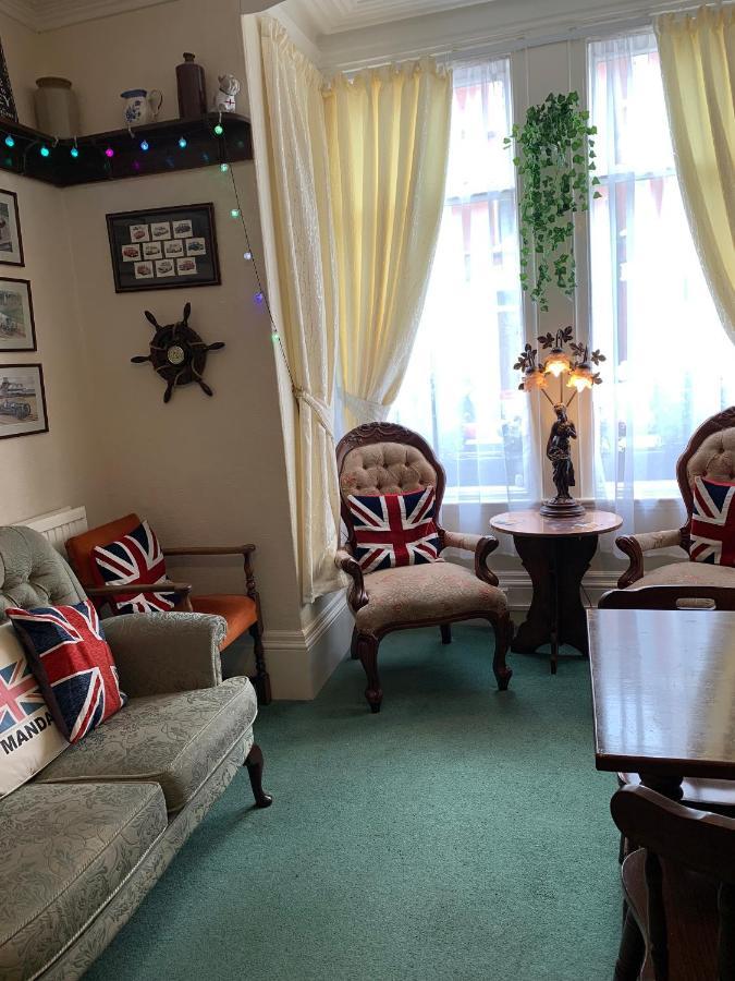 The George Guest House Бринлингтон Экстерьер фото